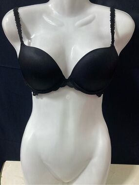 PINK Victoria’s Secret Black Lace Push-Up Bra 34D